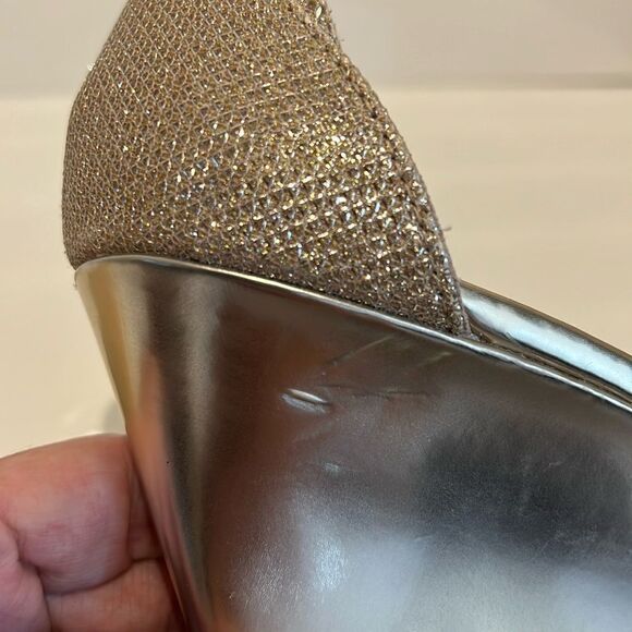 Badgley Mischka “Jewel” Gold Wedge Heel Strappy Sandals Shoes‎ Size 9 - Picture 13 of 14